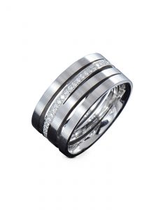 Wedding band by Henrich-Denzel