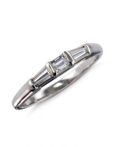 Baguette diamond band