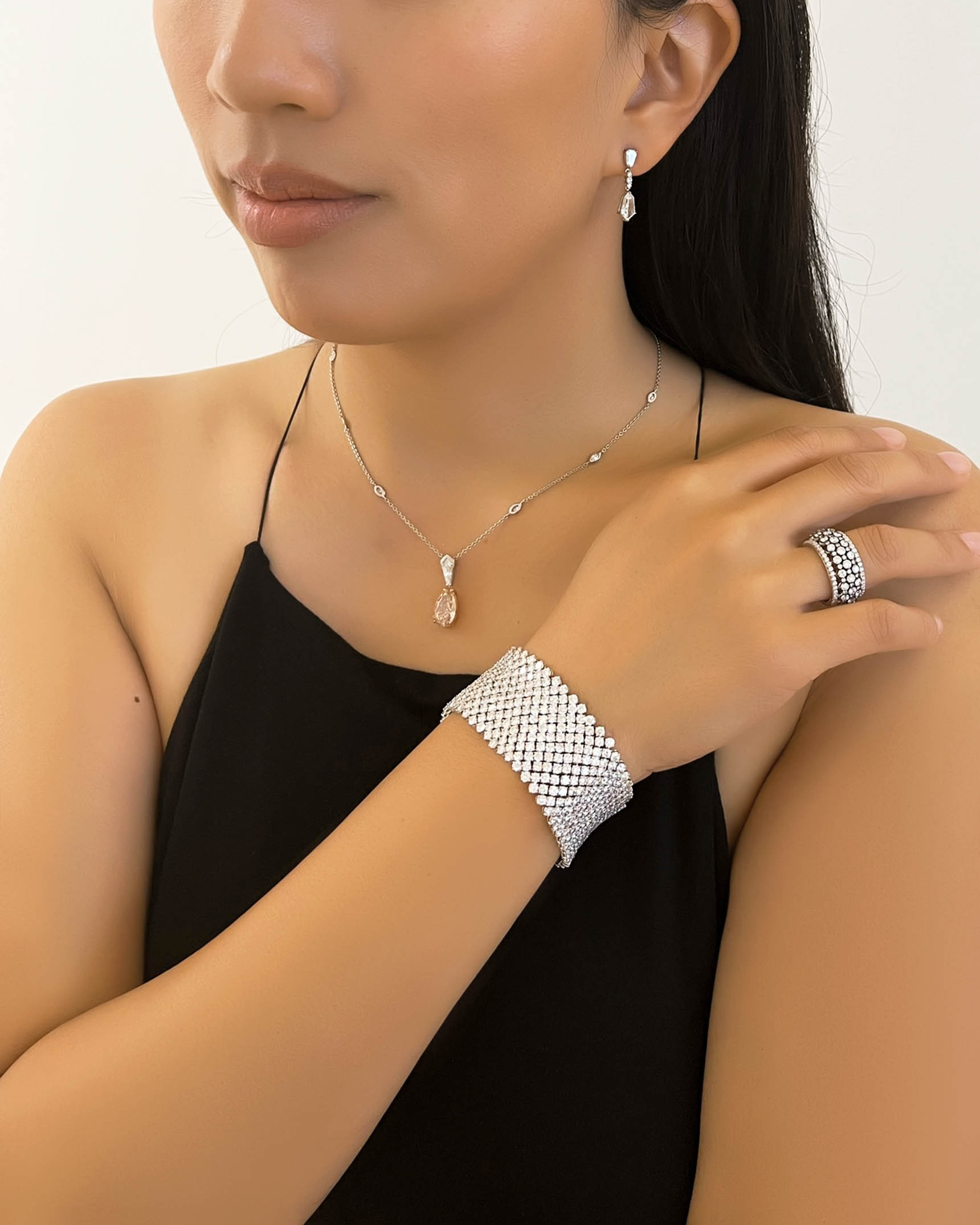 Diamond Earrings_Necklace_Ring and Bracelet EDFKK03392 – PNMTG03089 – RADPL06610 – BDOTK03187