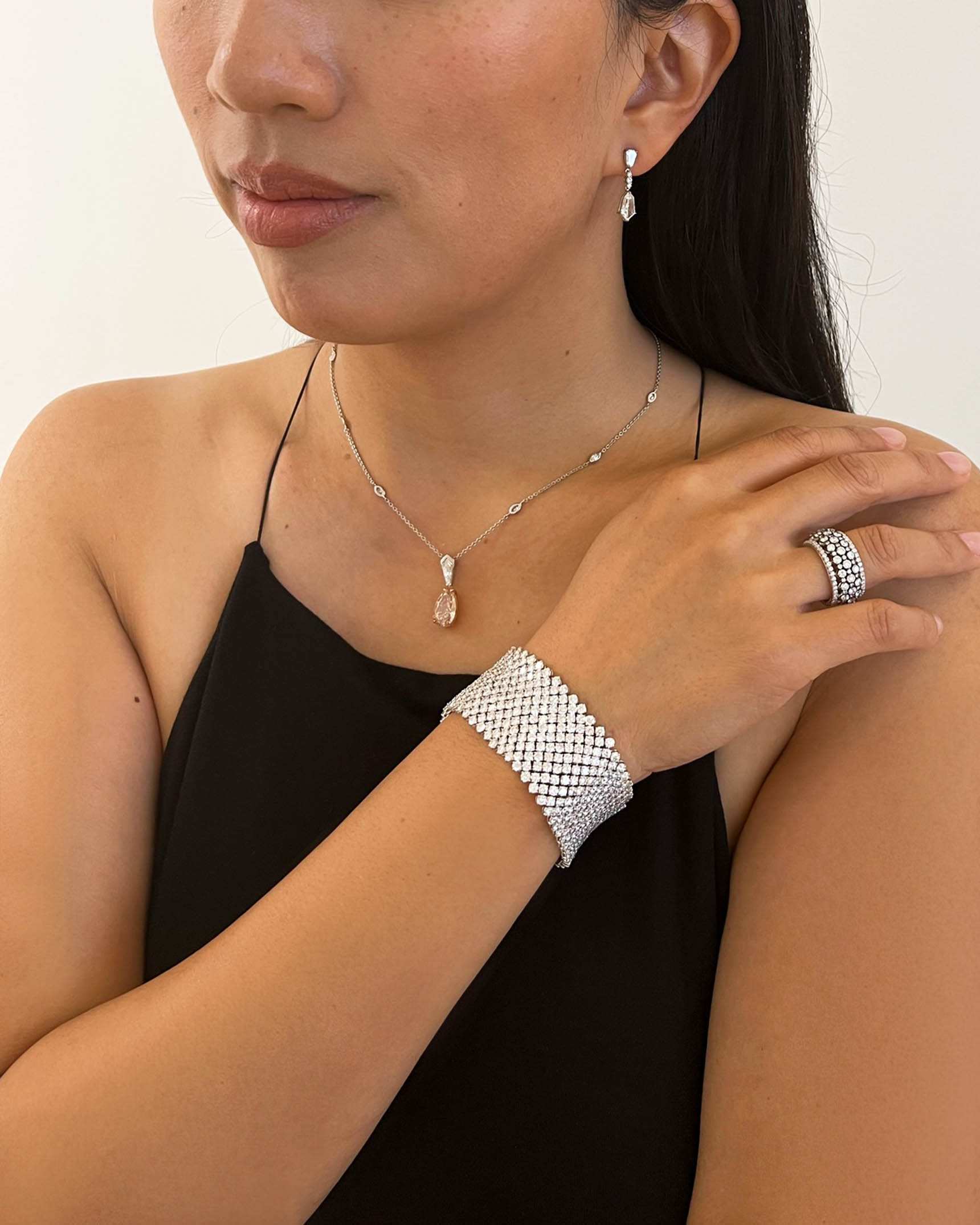 Diamond Earrings_Necklace_Ring and Bracelet EDFKK03392 – PNMTG03089 – RADPL06610 – BDOTK03187